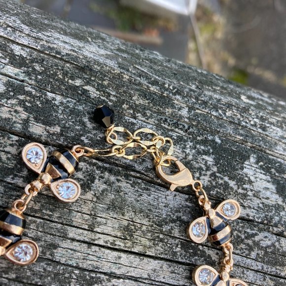 Gold Tone Crystal & Enamel Bumble Bee Bracelet NEW - Picture 3 of 3